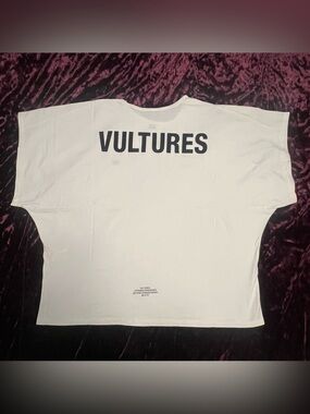 Kanye West VULTURES Korea
Exclusive II T-shirt Men Small